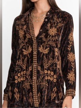 Johnny Was Georgina Velvet Oversized Shirt Size Large Leopard Print